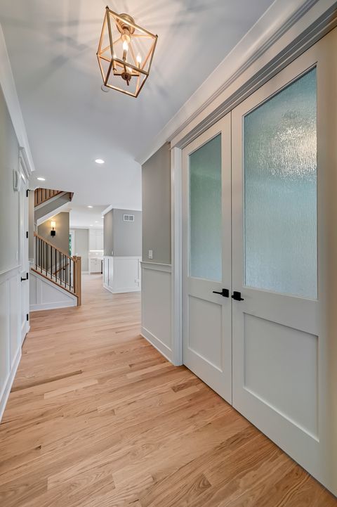 Tiny photo for 256 Coe Road, Clarendon Hills, IL 60514 (MLS # 12590910)