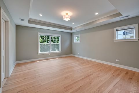Tiny photo for 256 Coe Road, Clarendon Hills, IL 60514 (MLS # 12590910)