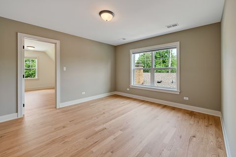 Tiny photo for 256 Coe Road, Clarendon Hills, IL 60514 (MLS # 12590910)