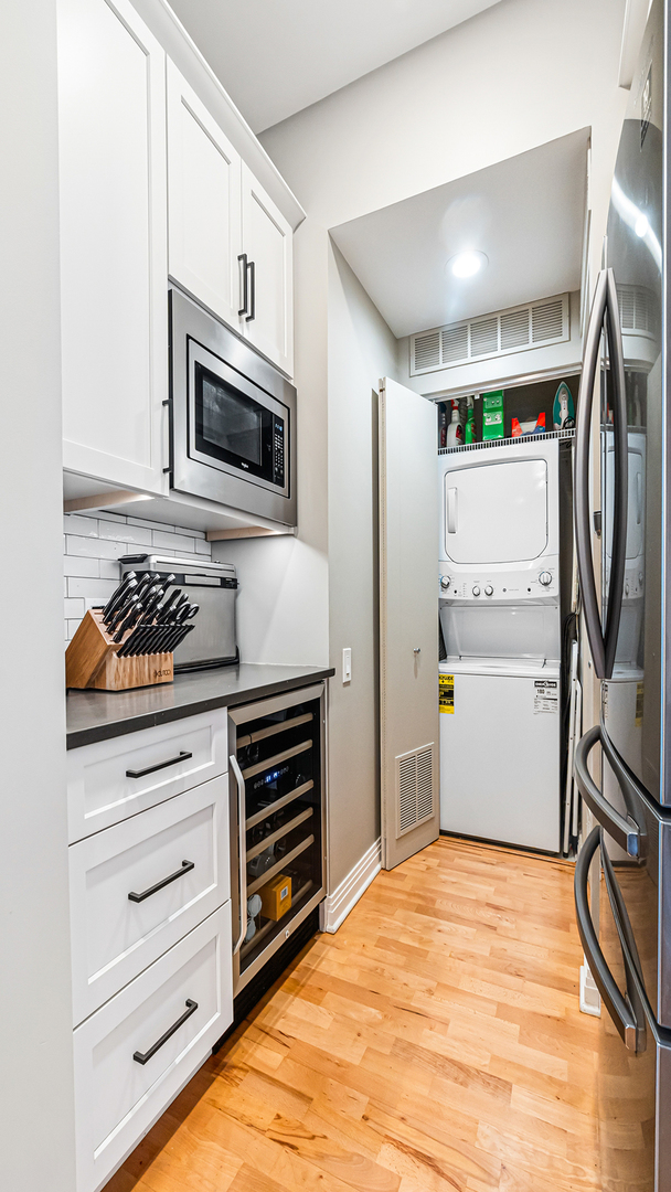 560 W FULTON Street 602