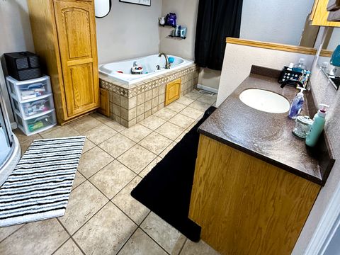 Tiny photo for 212 Oak Street, Flora, IL 62839 (MLS # 12624127)