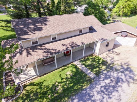 Tiny photo for 212 Oak Street, Flora, IL 62839 (MLS # 12624127)