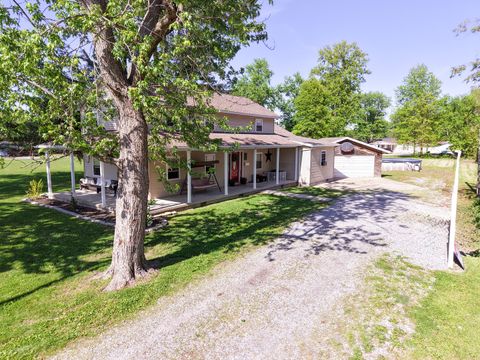 Tiny photo for 212 Oak Street, Flora, IL 62839 (MLS # 12624127)