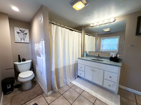 Tiny photo for 212 Oak Street, Flora, IL 62839 (MLS # 12624127)