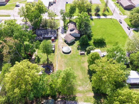 Tiny photo for 212 Oak Street, Flora, IL 62839 (MLS # 12624127)