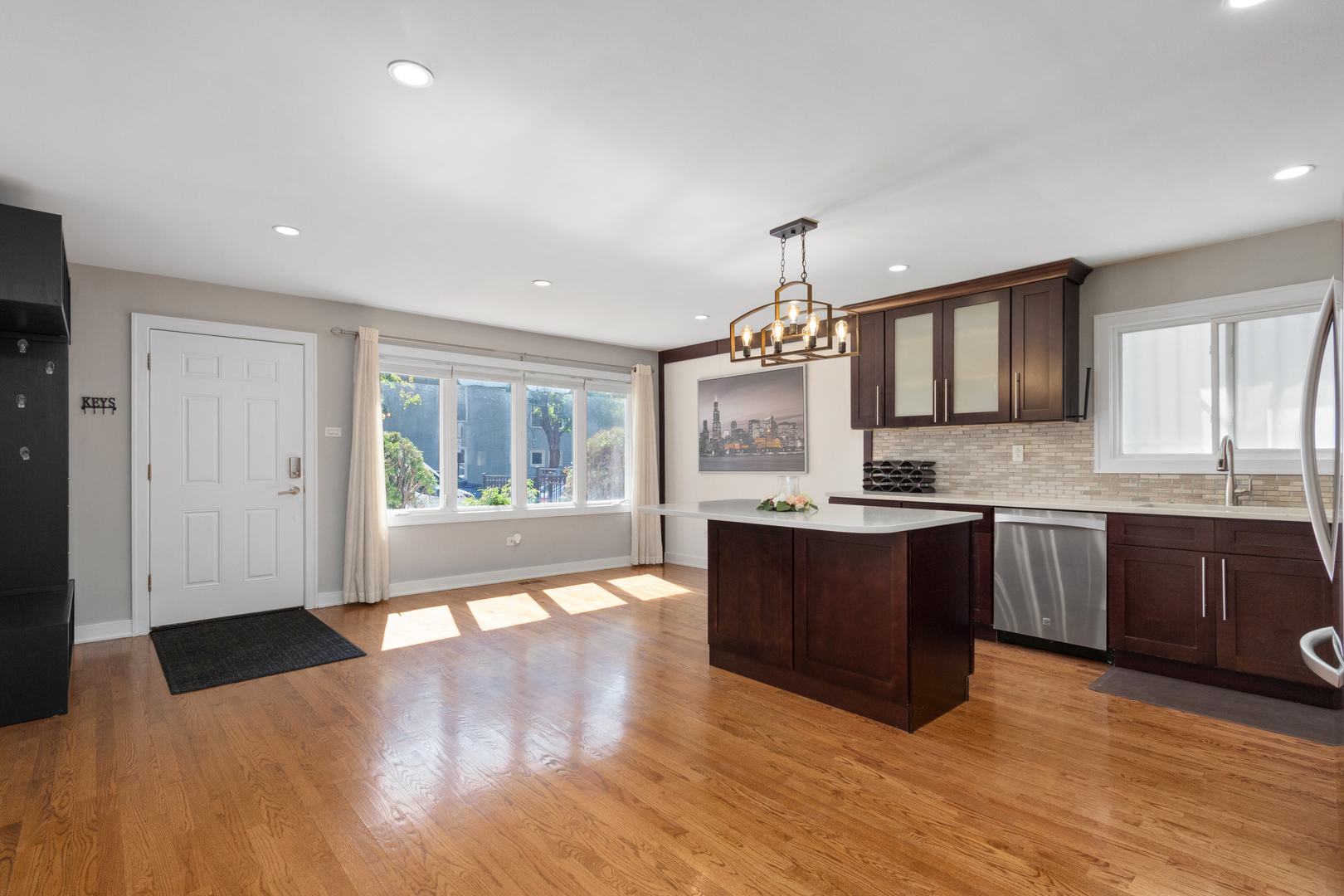 Chicago, Illinois 60612, United States, 4 Bedrooms Bedrooms, ,3 BathroomsBathrooms,Residential,Active,225583