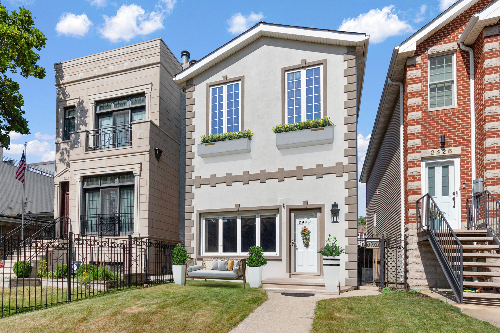 Chicago, Illinois 60612, United States, 4 Bedrooms Bedrooms, ,3 BathroomsBathrooms,Residential,Active,225583