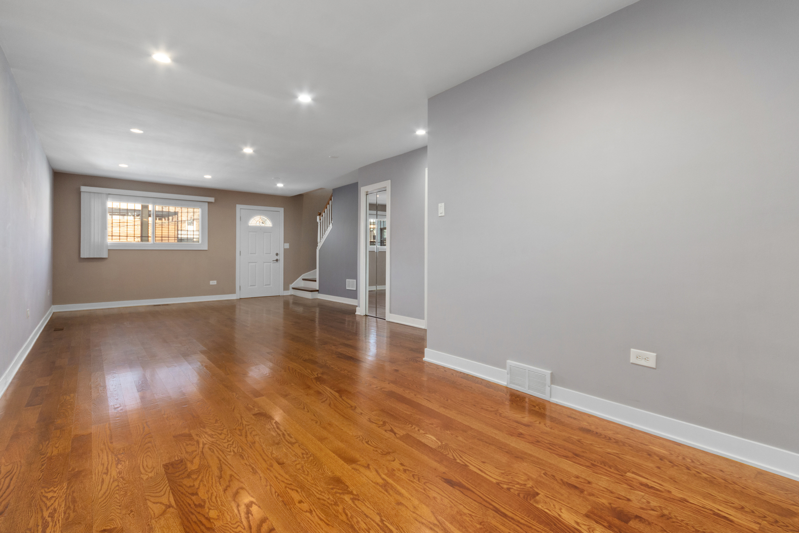 Chicago, Illinois 60612, United States, 4 Bedrooms Bedrooms, ,3 BathroomsBathrooms,Residential,Active,225583