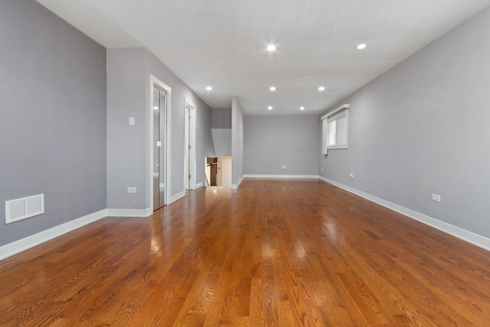 Chicago, Illinois 60612, United States, 4 Bedrooms Bedrooms, ,3 BathroomsBathrooms,Residential,Active,225583