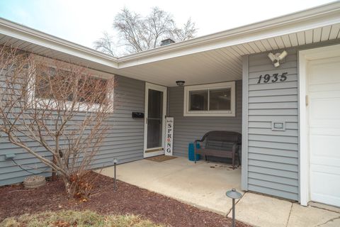 Tiny photo for 1935 Larchmont Road, Hoffman Estates, IL 60169 (MLS # 12584549)