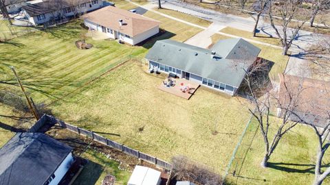 Tiny photo for 1935 Larchmont Road, Hoffman Estates, IL 60169 (MLS # 12584549)