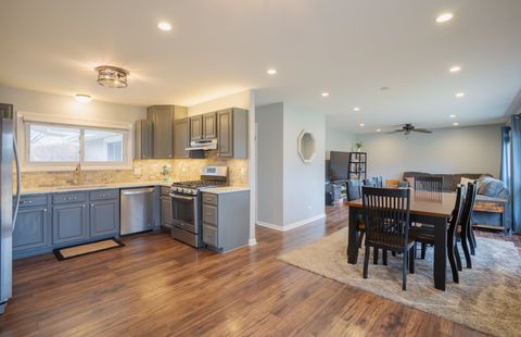 Tiny photo for 1935 Larchmont Road, Hoffman Estates, IL 60169 (MLS # 12584549)