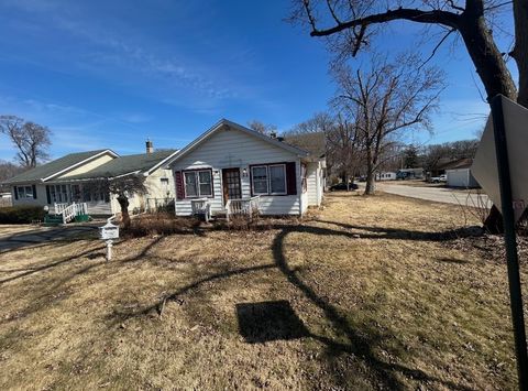 Photo of 22 Berkley Avenue, Joliet, IL 60433 (MLS # 12587038)