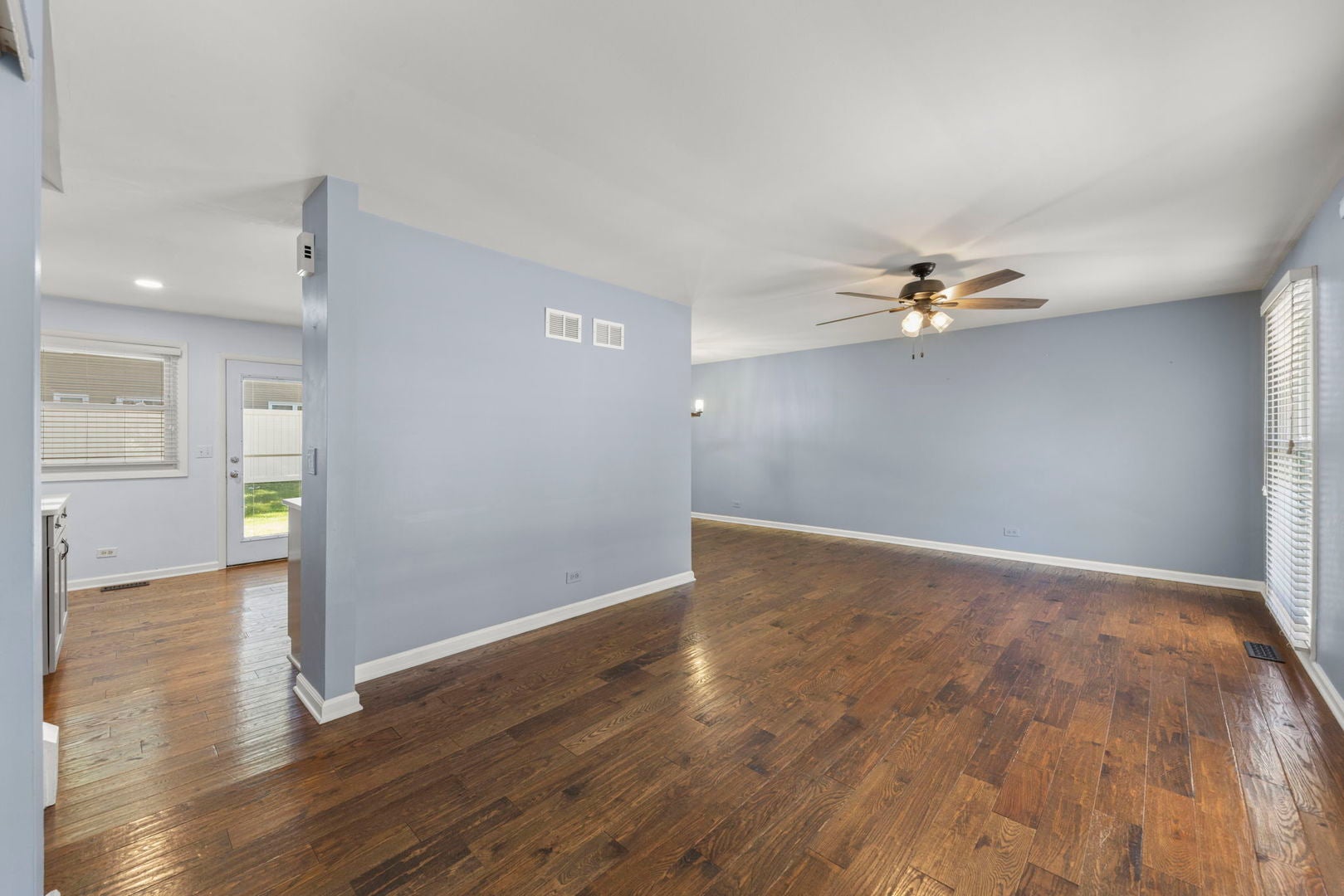 6S174 LAKEWOOD Drive
