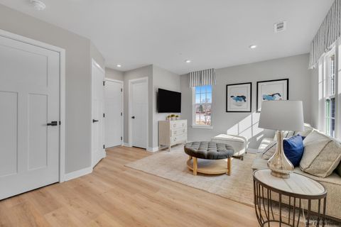 Tiny photo for 908 Jenkins Court, Wheeling, IL 60090 (MLS # 12462365)