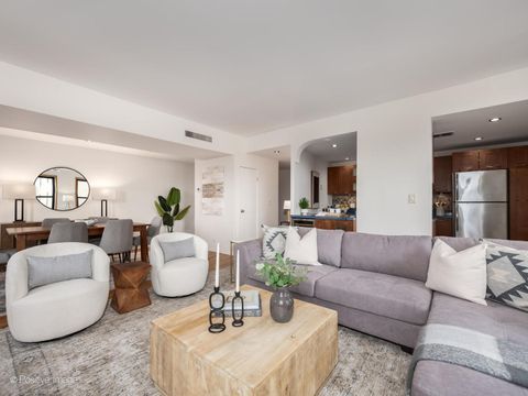 Tiny photo for 2100 N Lincoln Park West Park #5FN, Chicago, IL 60614 (MLS # 12545573)