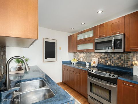 Tiny photo for 2100 N Lincoln Park West Park #5FN, Chicago, IL 60614 (MLS # 12545573)