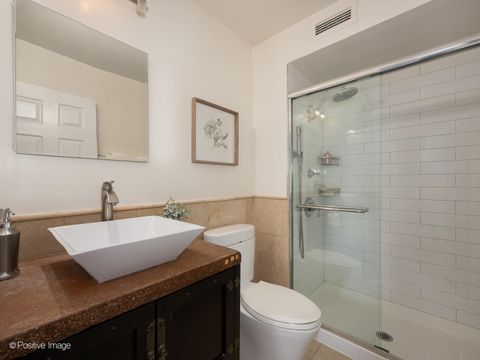 Tiny photo for 2100 N Lincoln Park West Park #5FN, Chicago, IL 60614 (MLS # 12545573)