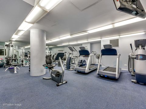 Tiny photo for 2100 N Lincoln Park West Park #5FN, Chicago, IL 60614 (MLS # 12545573)