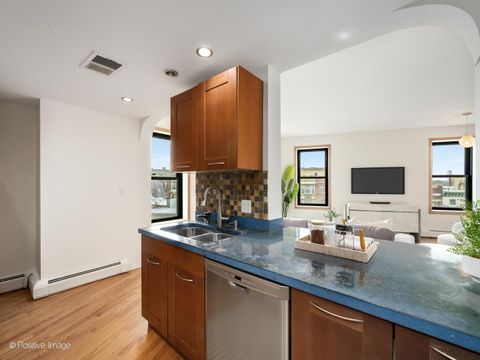 Tiny photo for 2100 N Lincoln Park West Park #5FN, Chicago, IL 60614 (MLS # 12545573)