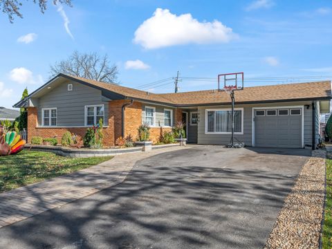 1905 Pierce Road Hoffman Estates IL 60169