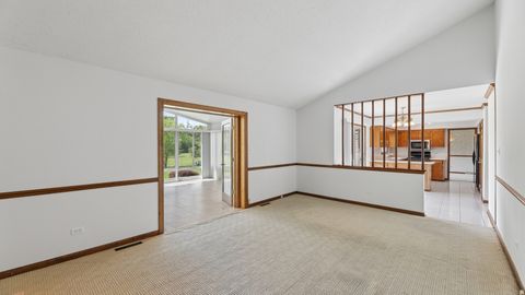 Tiny photo for 909 W Surrey Road, Addison, IL 60101 (MLS # 12642477)