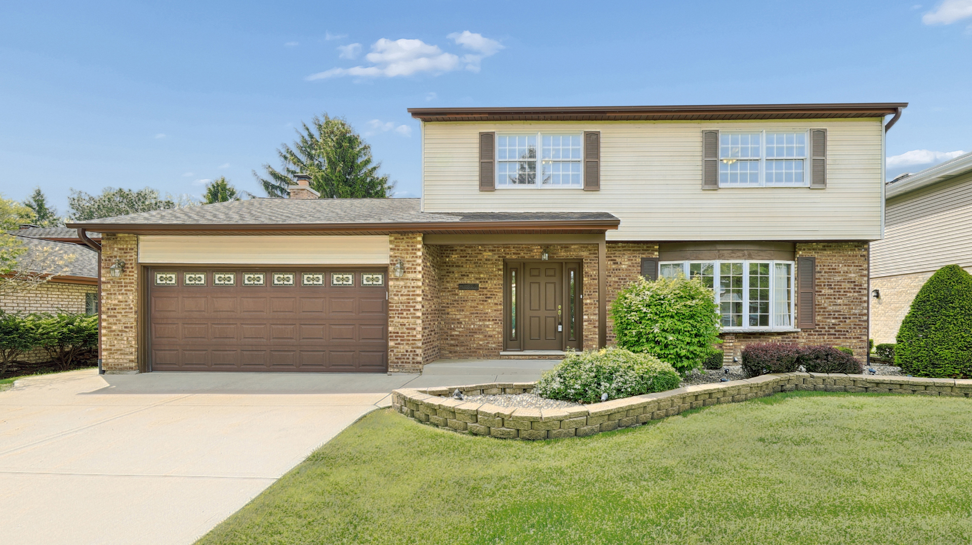 909 W Surrey Road