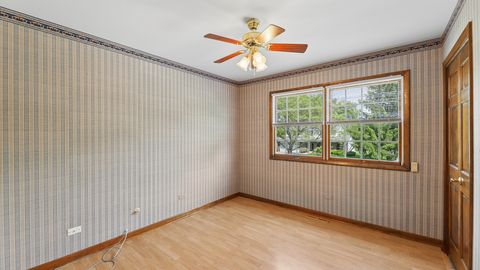 Tiny photo for 909 W Surrey Road, Addison, IL 60101 (MLS # 12642477)