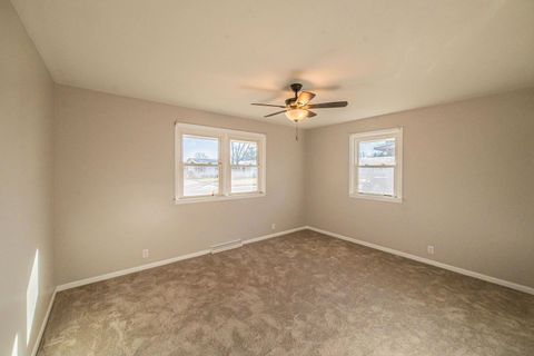 Tiny photo for 213 Dorris Dr Drive, Metropolis, IL 62960 (MLS # 100000626)