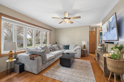 Tiny photo for 16729 Normandy Drive, Tinley Park, IL 60477 (MLS # 12617313)