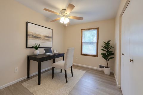 Tiny photo for 205 Auburn Court #205, St. Charles, IL 60174 (MLS # 12494960)