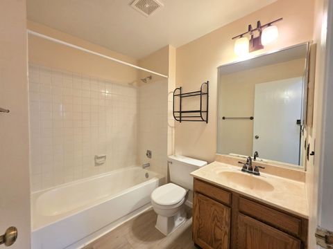 Tiny photo for 205 Auburn Court #205, St. Charles, IL 60174 (MLS # 12494960)