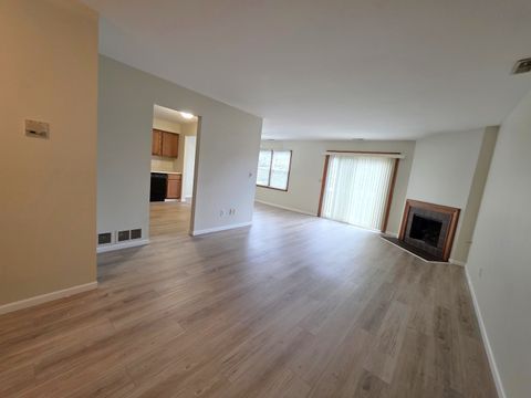 Tiny photo for 205 Auburn Court #205, St. Charles, IL 60174 (MLS # 12494960)