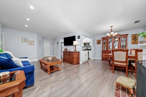 Tiny photo for 136 Wolcott Court #O2, Schaumburg, IL 60193 (MLS # 12492091)