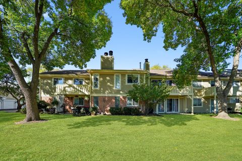 Tiny photo for 136 Wolcott Court #O2, Schaumburg, IL 60193 (MLS # 12492091)