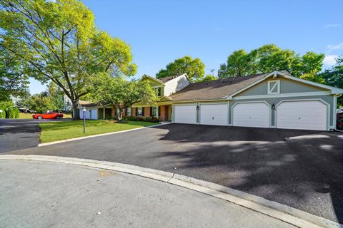 Tiny photo for 136 Wolcott Court #O2, Schaumburg, IL 60193 (MLS # 12492091)