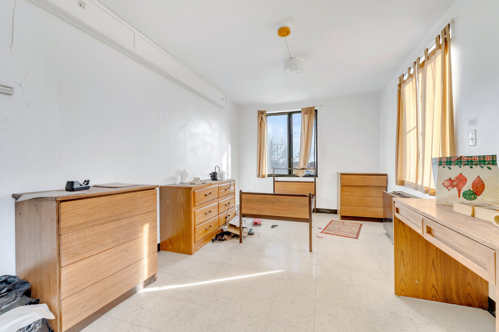 13651 S Crawford Avenue