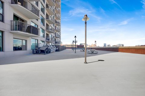Tiny photo for 501 N Clinton Street #3203, Chicago, IL 60654 (MLS # 12627108)