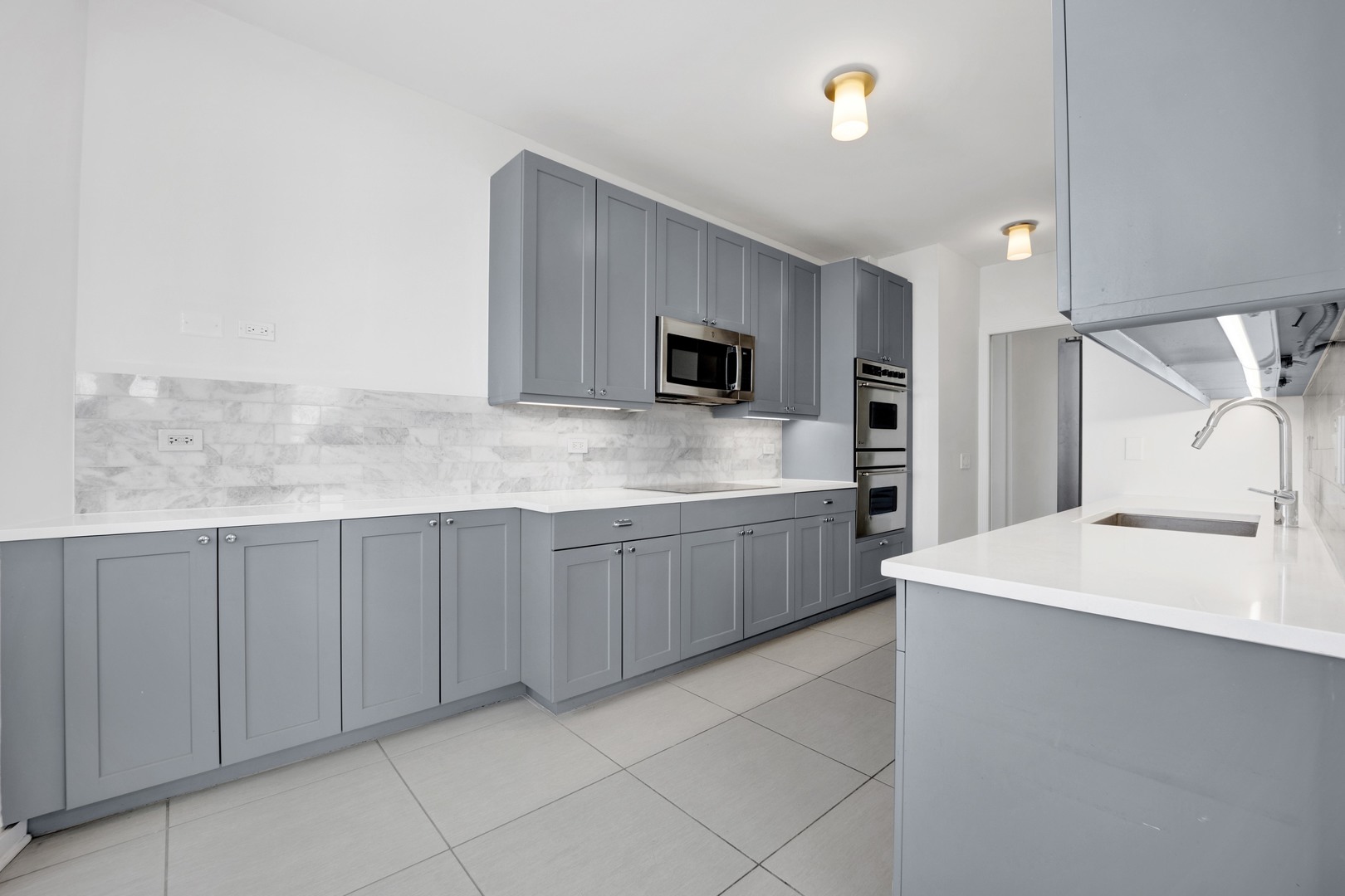 501 N Clinton Street 3203