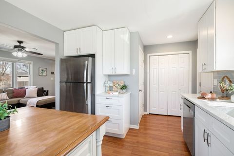 Tiny photo for 417 Lawrence Avenue, Grayslake, IL 60030 (MLS # 12573005)