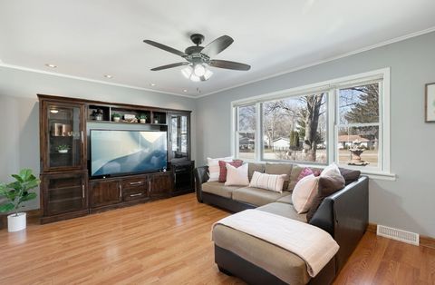 Tiny photo for 417 Lawrence Avenue, Grayslake, IL 60030 (MLS # 12573005)