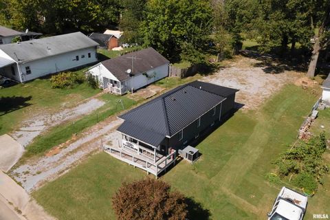 Tiny photo for 1214 E SLOAN Street, Harrisburg, IL 62946 (MLS # EB455664)