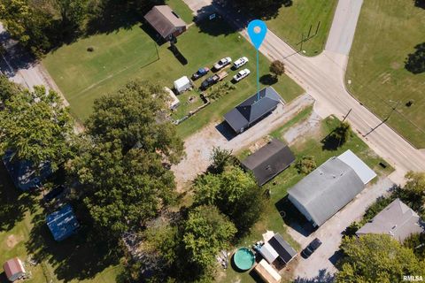 Tiny photo for 1214 E SLOAN Street, Harrisburg, IL 62946 (MLS # EB455664)