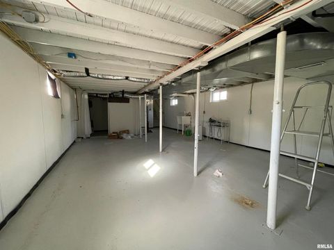 Tiny photo for 1214 E SLOAN Street, Harrisburg, IL 62946 (MLS # EB455664)