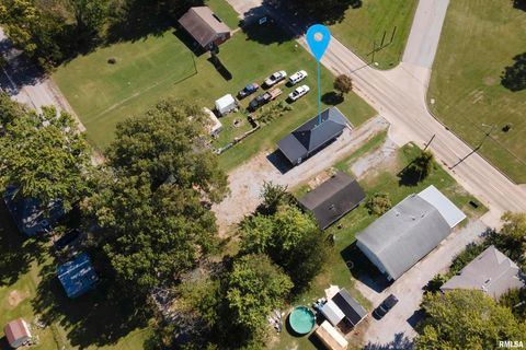 Tiny photo for 1214 E SLOAN Street, Harrisburg, IL 62946 (MLS # EB455664)