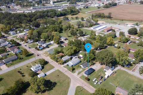 Tiny photo for 1214 E SLOAN Street, Harrisburg, IL 62946 (MLS # EB455664)