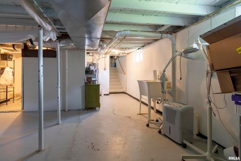 Tiny photo for 1214 E SLOAN Street, Harrisburg, IL 62946 (MLS # EB455664)