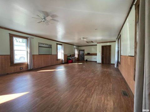 Tiny photo for 1214 E SLOAN Street, Harrisburg, IL 62946 (MLS # EB455664)