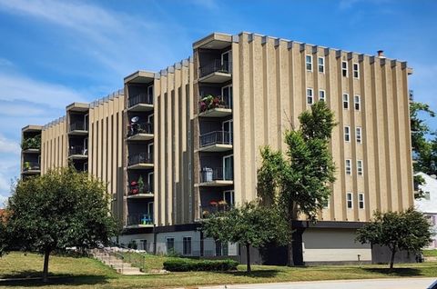 Photo of 9514 Lawrence Avenue #2106, Schiller Park, IL 60176 (MLS # 12464656)