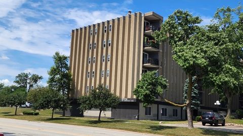 Tiny photo for 9514 Lawrence Avenue #2106, Schiller Park, IL 60176 (MLS # 12464656)